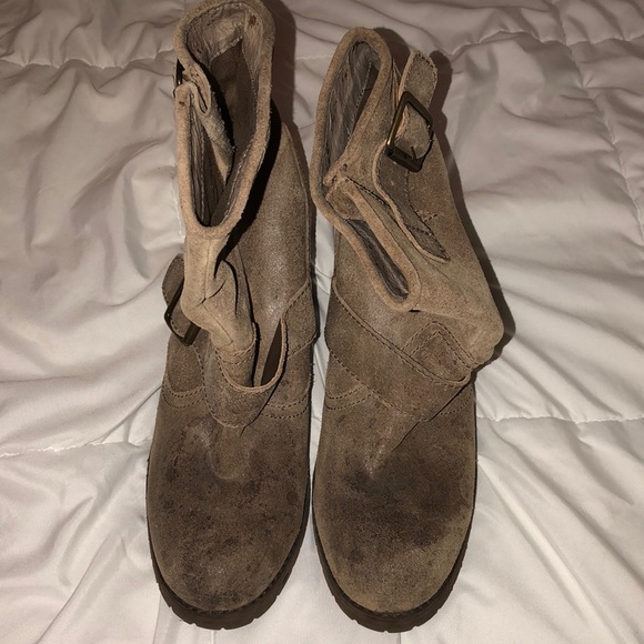 Hidden heel boot - great fall staple! - Picture 2 of 5